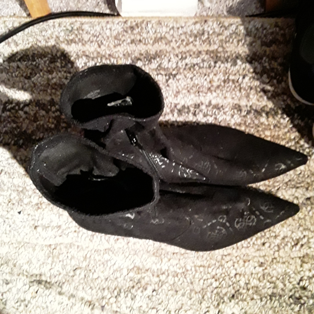 GUESS booties made out of fabric 7M